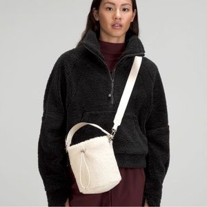 Lululemon Sherpa Bucket crossbody bag
